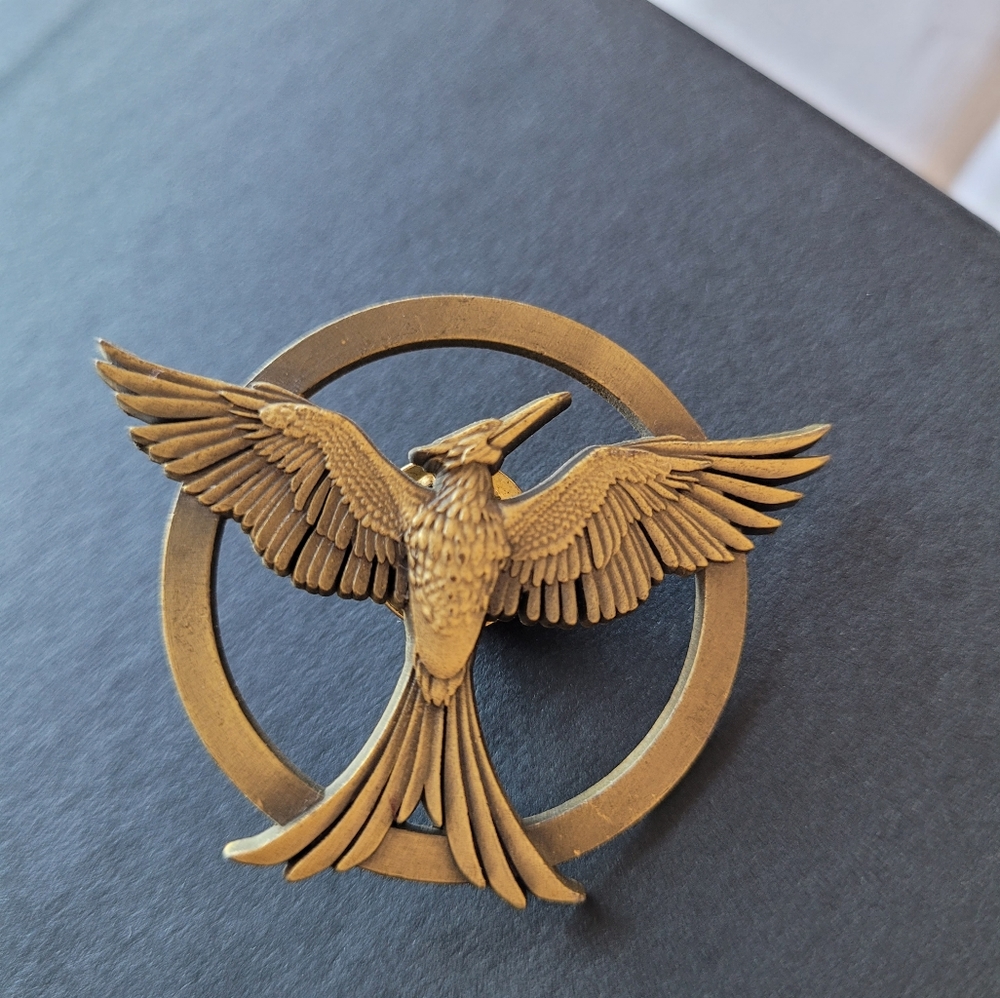Hunger Games mockingjay pin accessory